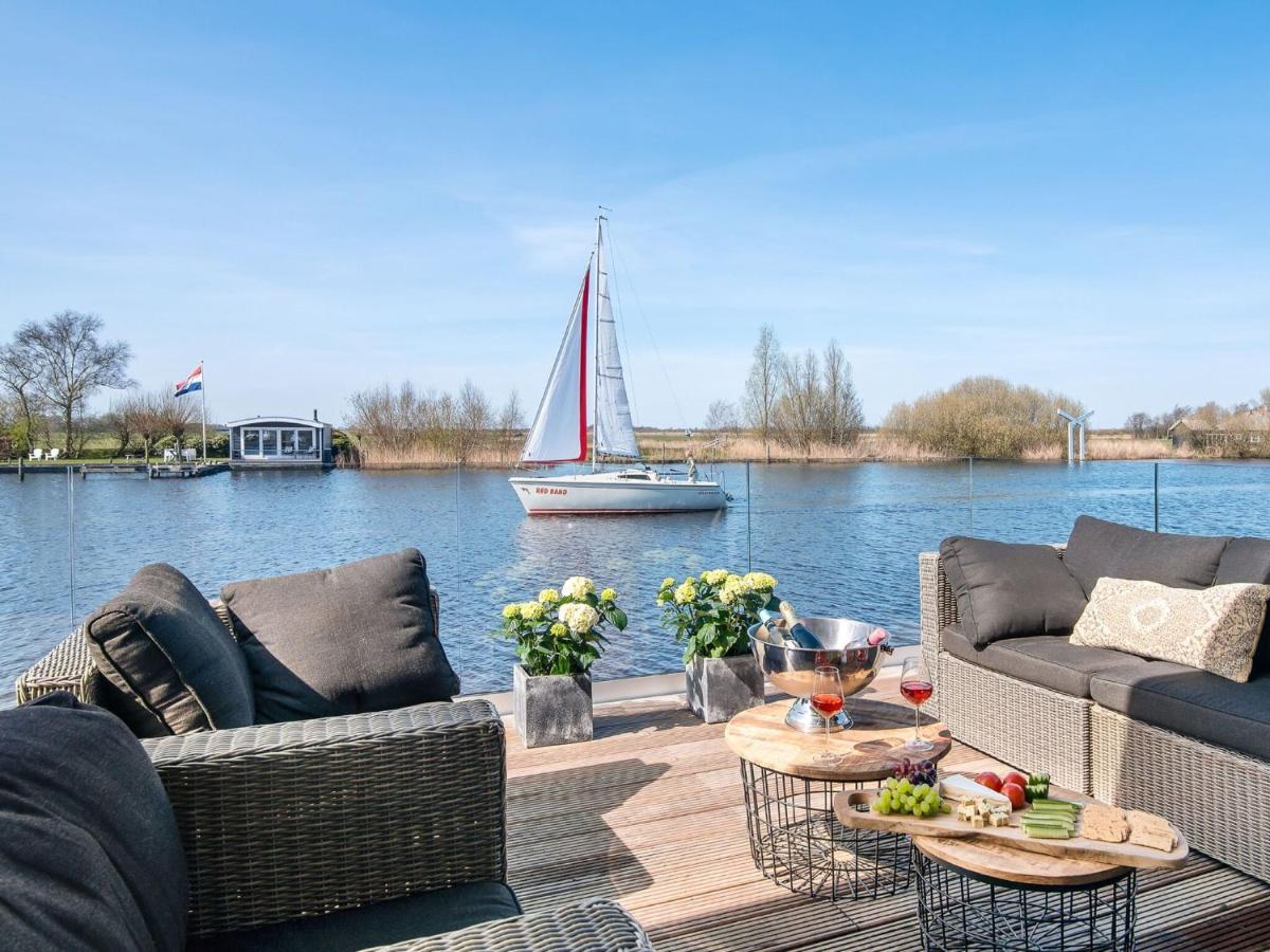 Very Spacious 8-Person Holiday Home In Friesland With Three Bedrooms De Veenhoop Eksteriør billede